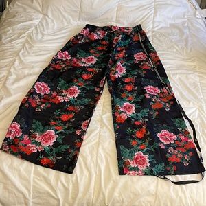 NWT. Wideleg Trouser PrettyLittleThing